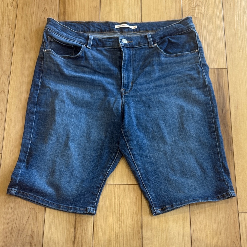 Levi Bermuda Style Jean Shorts
